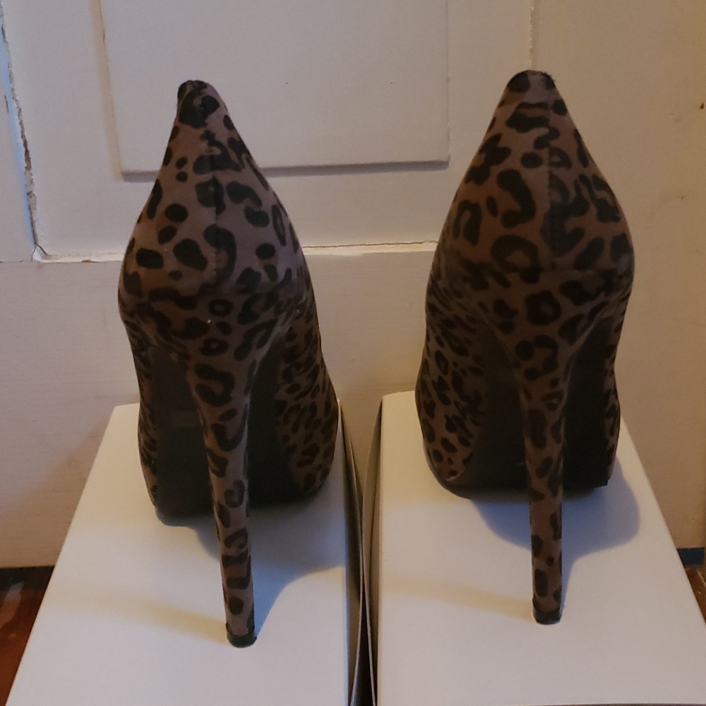 Leopard print heels - Picture 2 of 2
